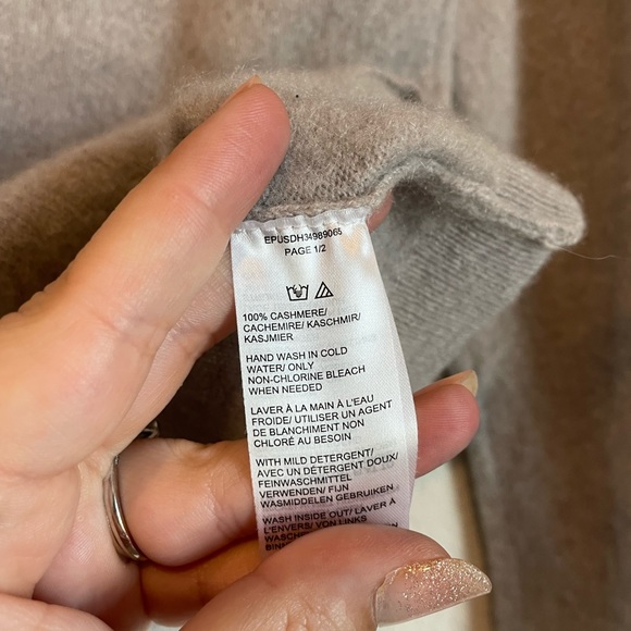 Saks Fifth Avenue 100% Cashmere Grey Leopard Print Sweater size S - Picture 6 of 10